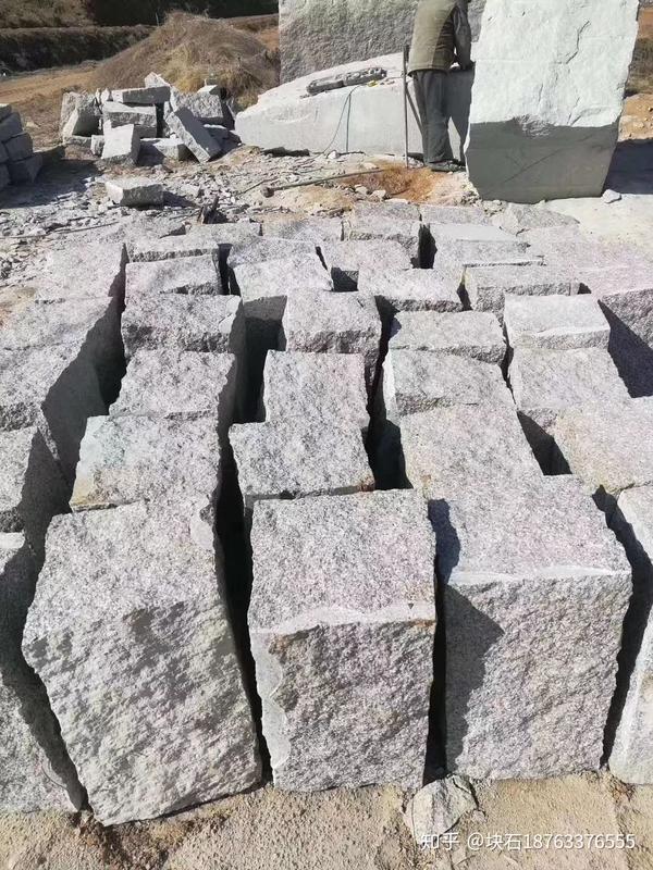 五莲售各种尺寸块石,毛石,桥石,护坡石,看名字联系