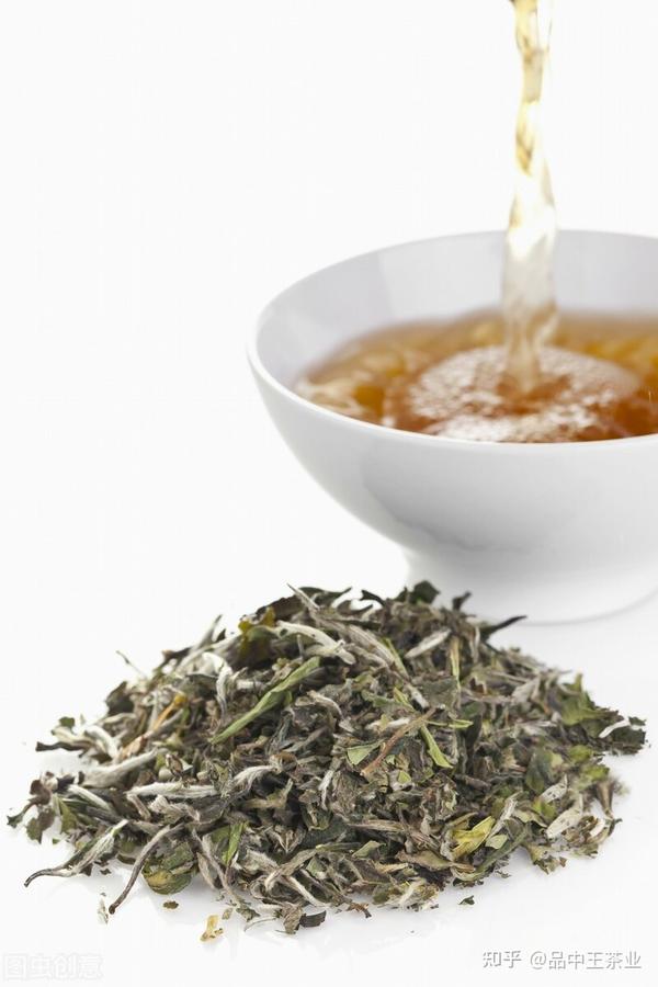 安吉白茶也是一种稀缺的变异茶种,属于低温敏感性,它白花的状态其实很