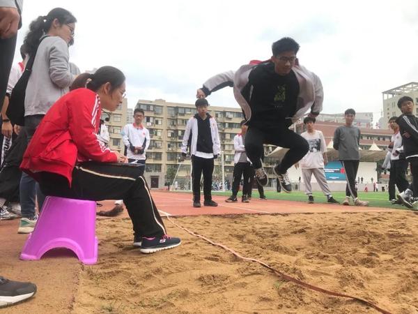 初中体育课篮球教案模板_初中体育篮球教案_初中体育篮球教案全集