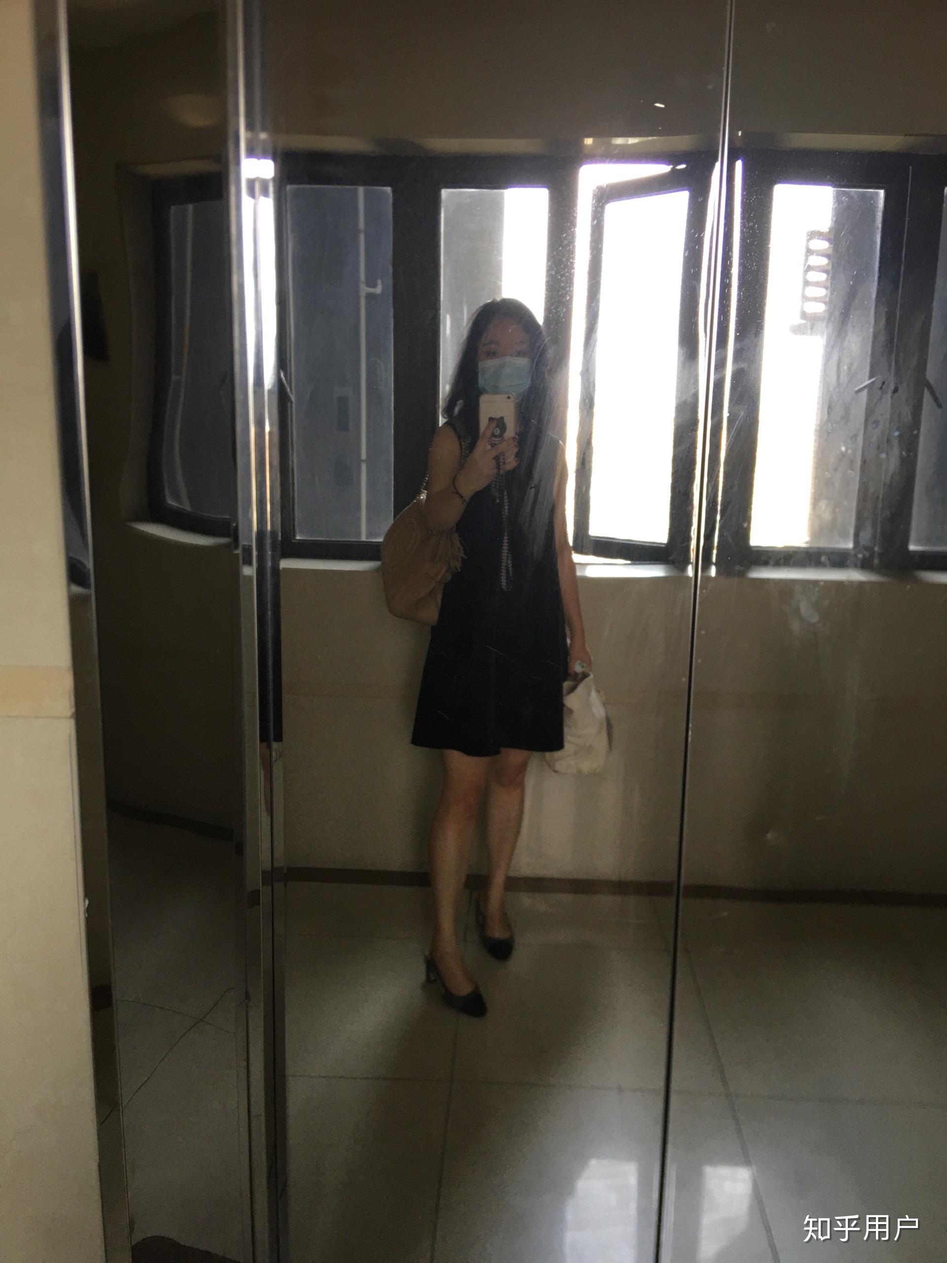 各位仙女们身高165体重130斤的要怎么穿搭衣服啊