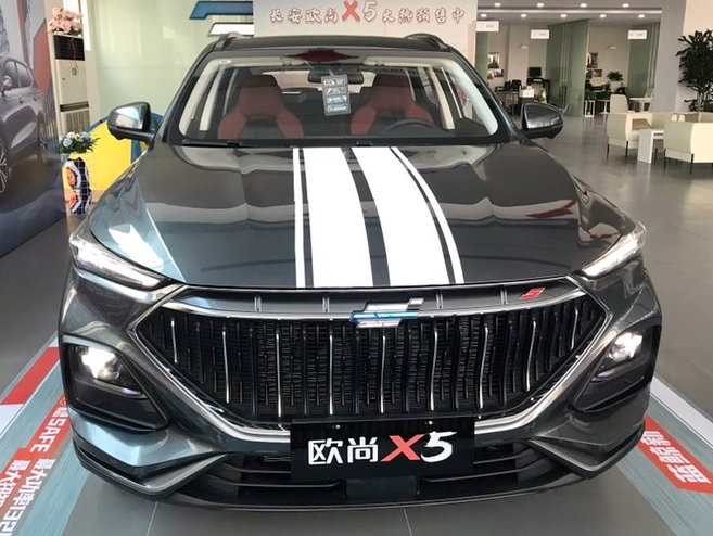 长安欧尚x5实车到店,灰色涂装颜值高,轴距2710mm预售价6.99万起
