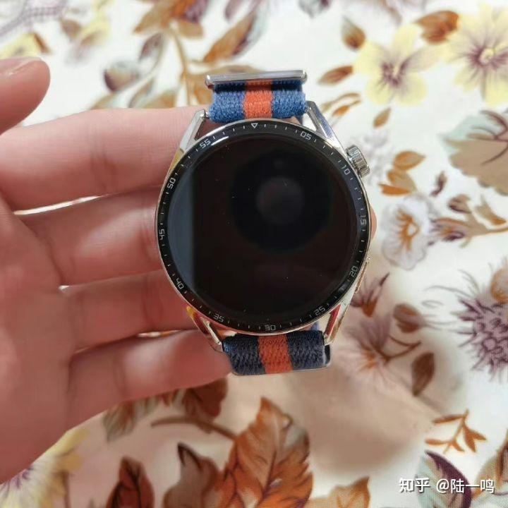 小米watchs1智能手表和华为watchd谁更值得入手