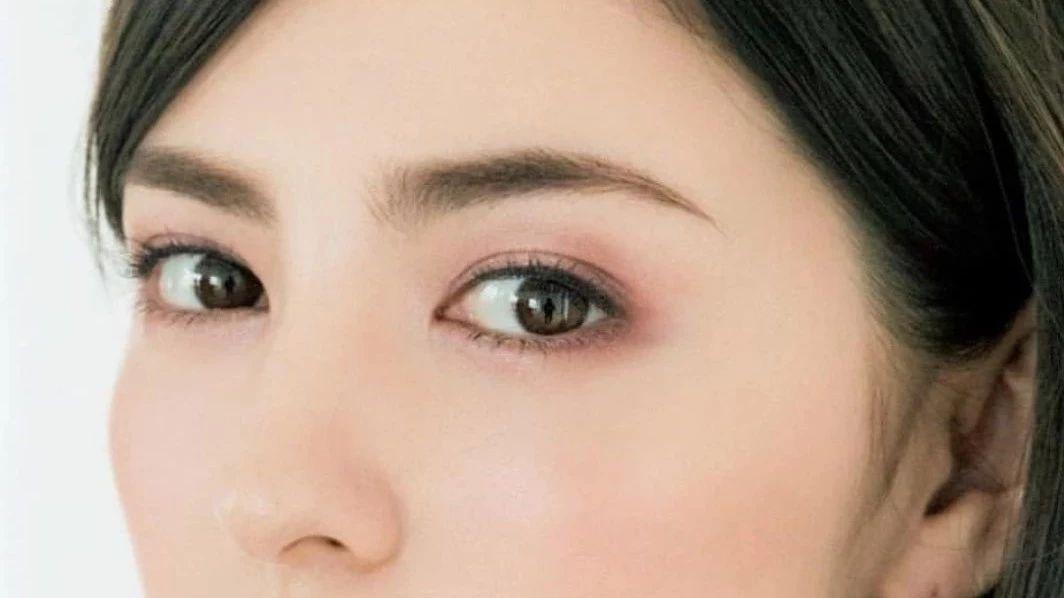小眼睛的妹子适合怎么样的眉毛?