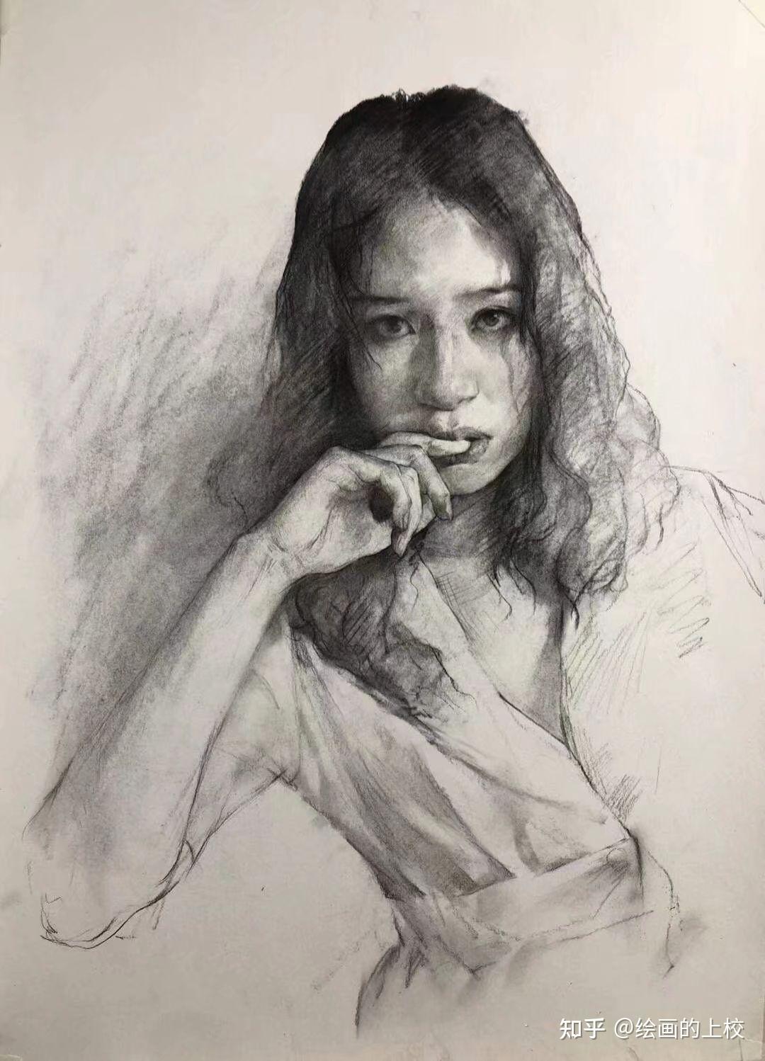 画素描人像的时候怎么画年轻女孩子的面部结构