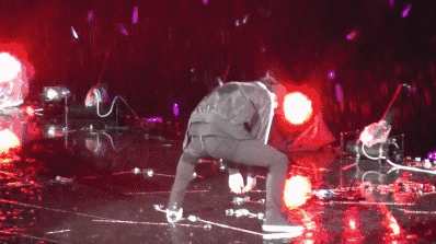 台上一分钟,台下十年功. 没有人能够想象,他到底吃了多少苦.