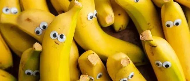 老外说:you must be bananas什么意思?你是根香蕉?