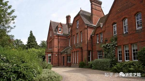 英国女王建立的精英私校威灵顿公学