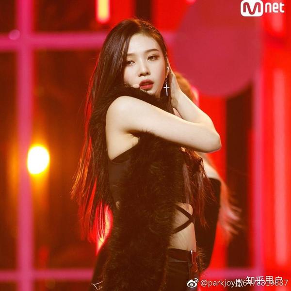 red velvet的joy与twice的sana,你吃谁的颜?