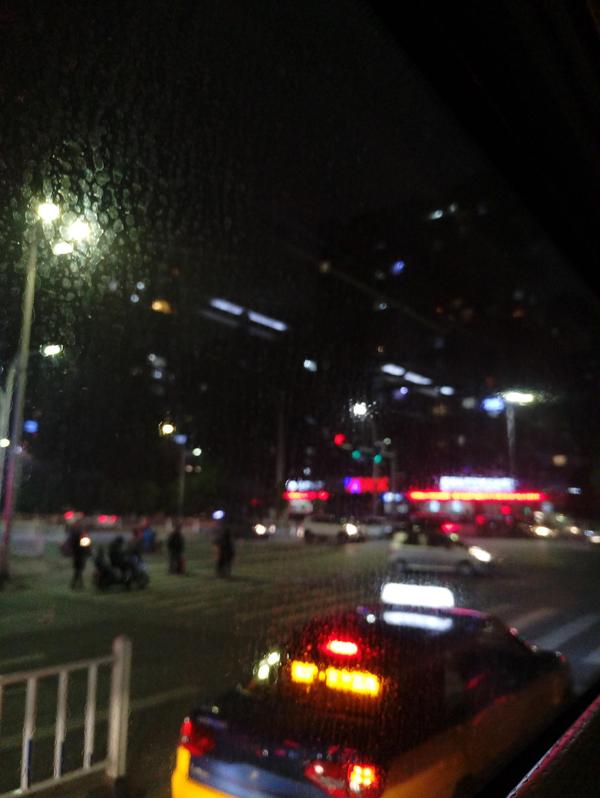 模糊的城市模糊的夜景