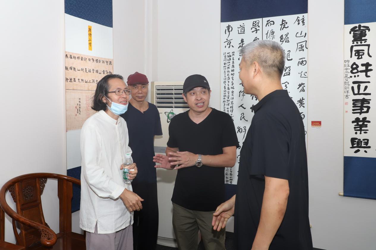 事务指导中心副主任林荣立,著名画家,红色南梁中国画研究院院长邵炜