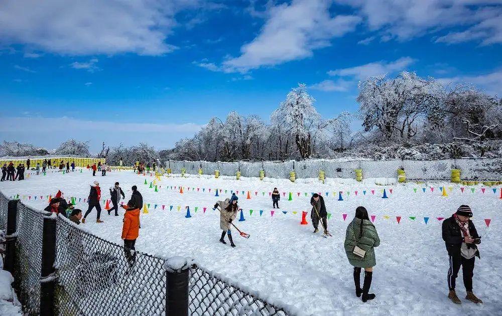 比看雪激动成都周边这些滑雪场开了