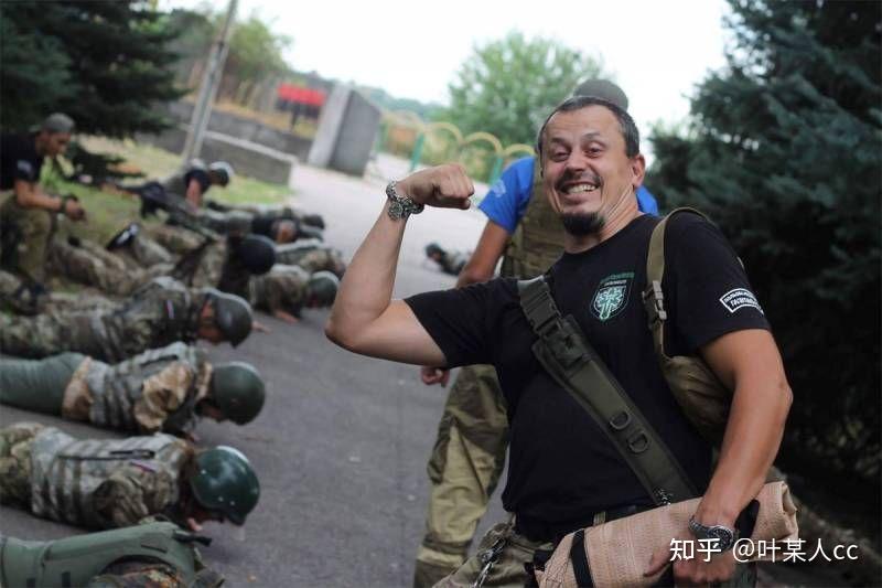 如何评价乌克兰亚速营在马里乌波尔地区设检查卡阻拦并屠杀平民的行为