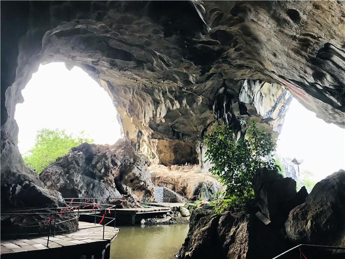 肇庆市德庆县隐藏着一处天坑美景如同西游记里的仙境
