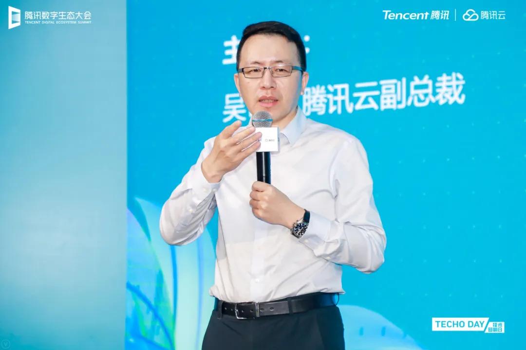 此外,微搭还在会上发布了微搭 c2b 连接器,宣布与腾讯文档,腾讯会议和