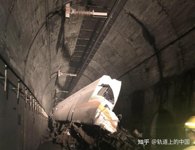 台湾太鲁阁号列车突发脱轨事故已致54人遇难156人受伤原因初步查明