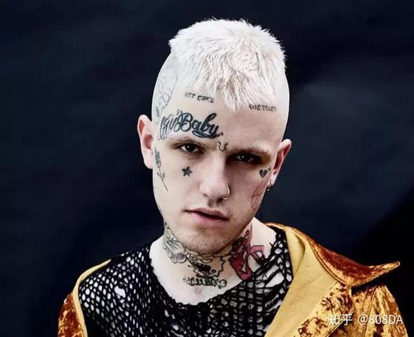 毕竟脸上有纹身真的不好找工作 附上lil skies 和 lil peep 的图