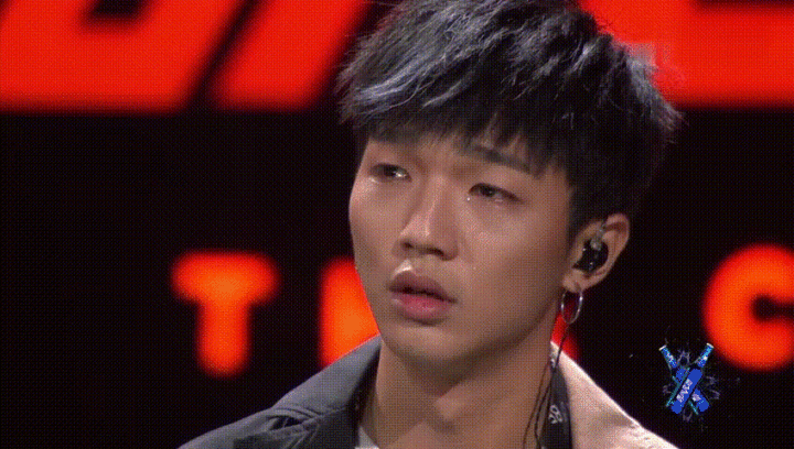 蔡维泽和文兆杰的给点掌声 真的大家好好看歌词 特别是最后一句