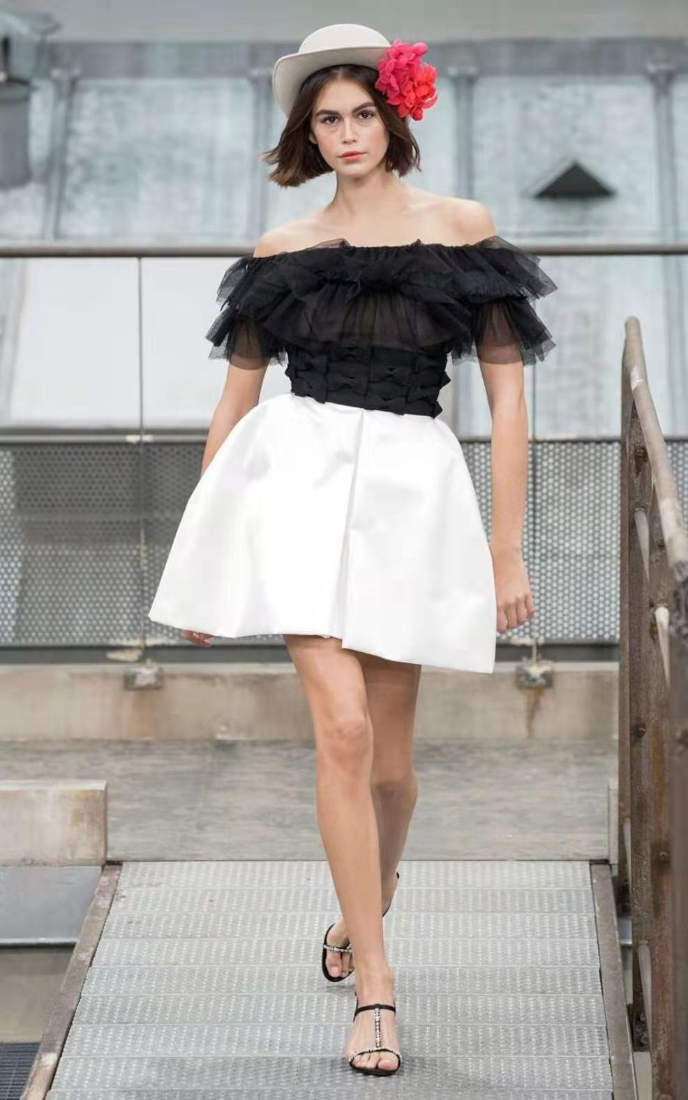 香奈儿时装秀2020,迪奥时装秀2020 2020ss春夏时装周秀场,看香奈儿chanel学窄肩搭配