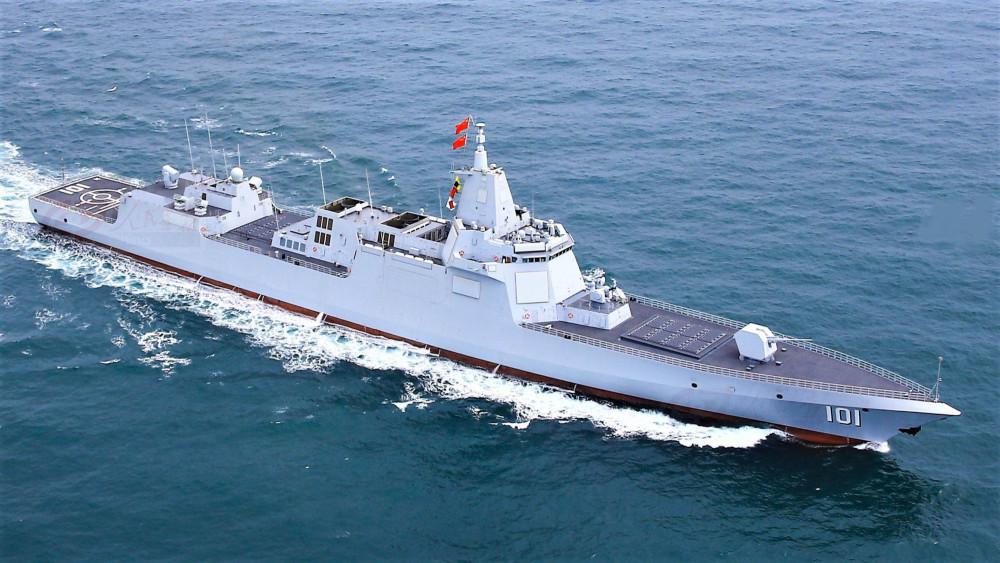 为什么说055型驱逐舰是中国航母最靠谱的"侍卫长"?
