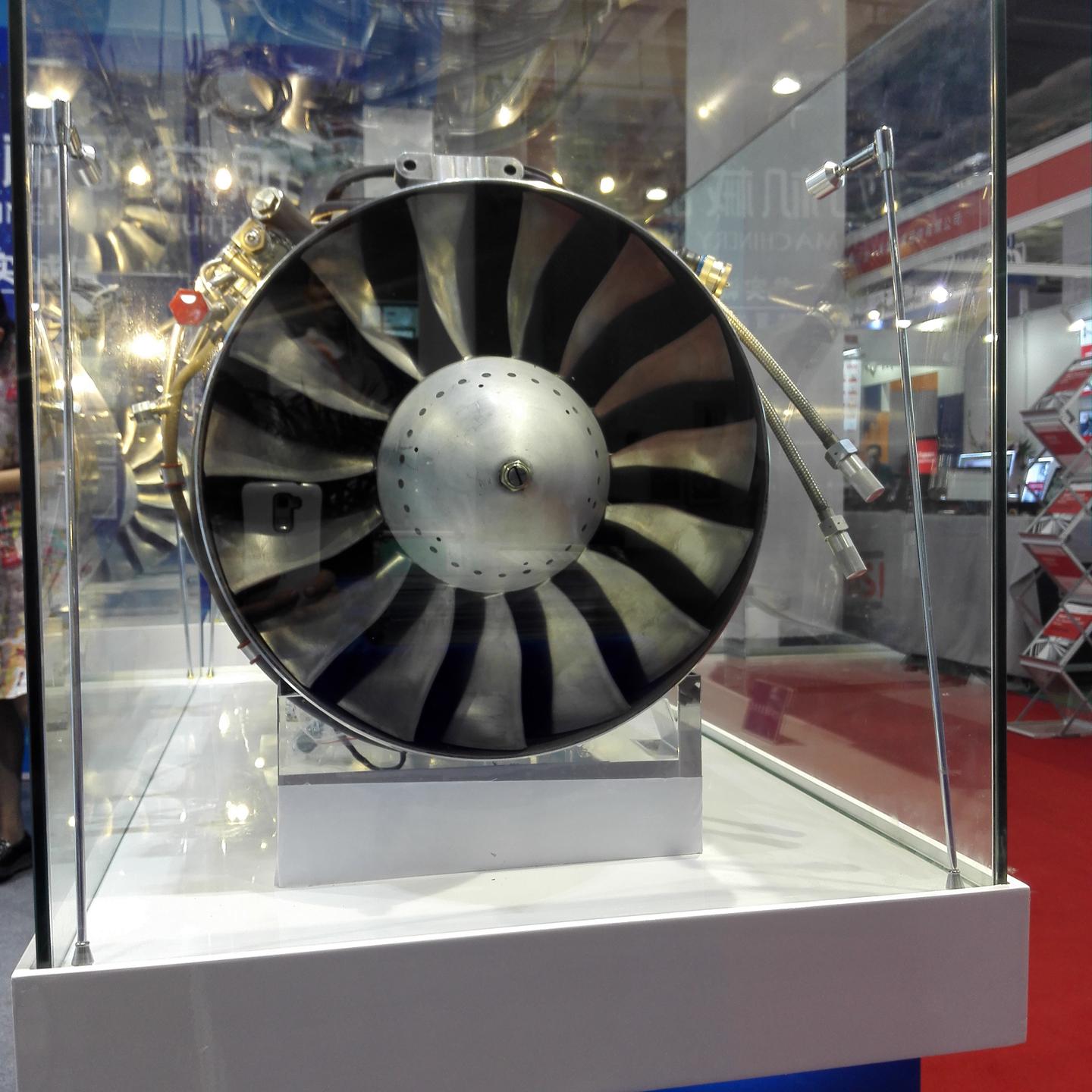 3涡扇发动机是北京动力机械研究所自主研制的650kgf推力量级,双转子