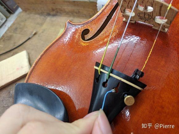 本人刚学小提琴,但是上次不小心把弦弄坏了,让问问大家换弦需要注意