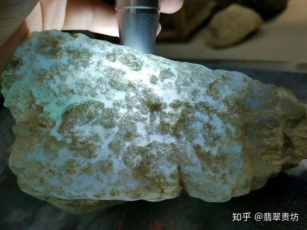 莫西沙脱沙料,玻璃种,极品手镯料
