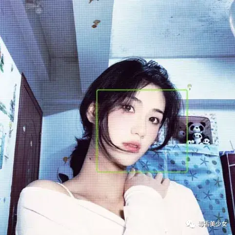 快看这位姐的腹肌