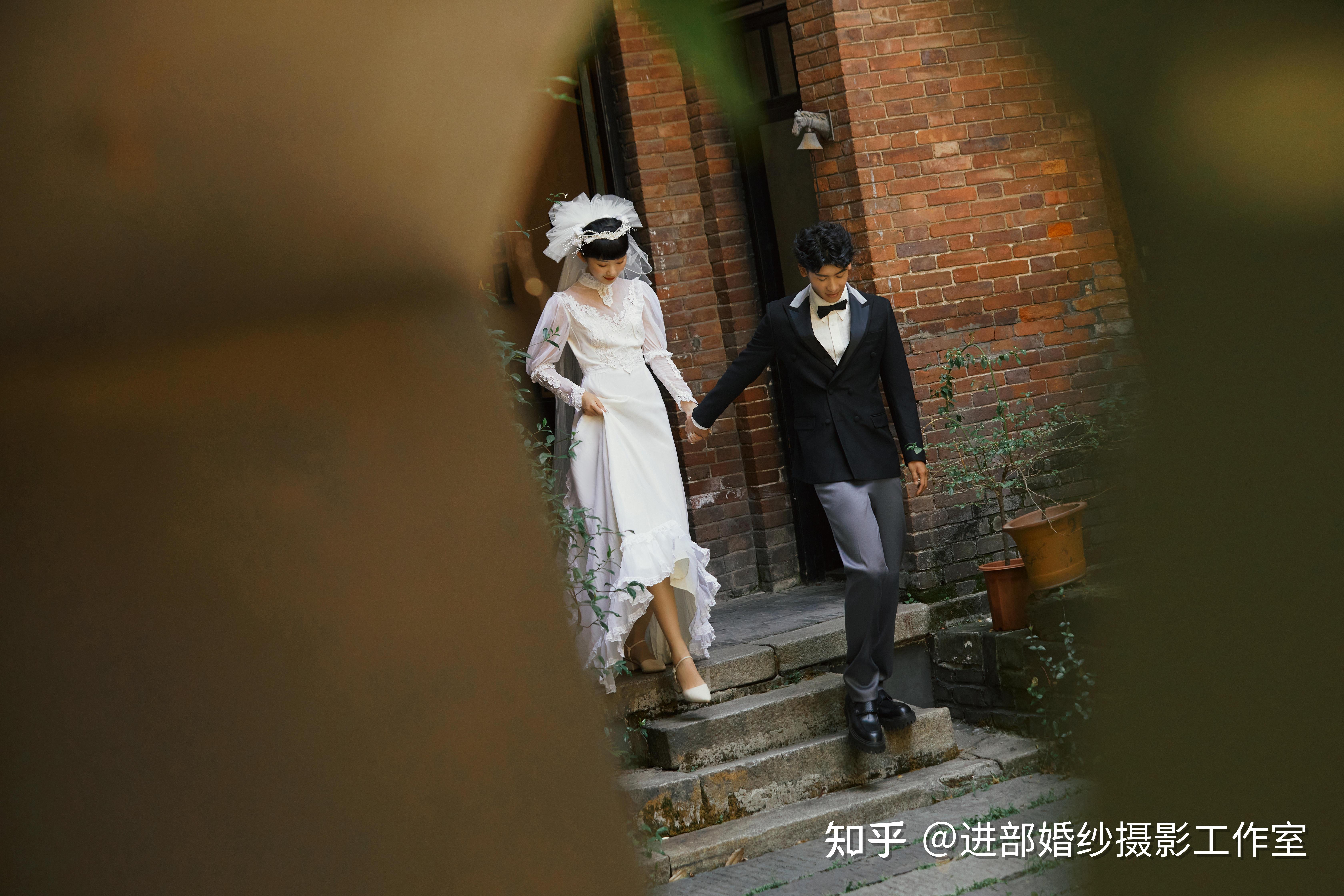 复古胶片婚纱照在长沙也可以拍出高级感呀-进部婚纱摄影工作室