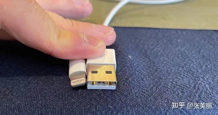 苹果13系列手机数据线采用的是usb-c转闪电连接线,iphone13的充电线