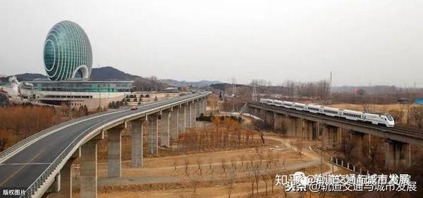 市郊铁路怀密线又一列开往春天的列车