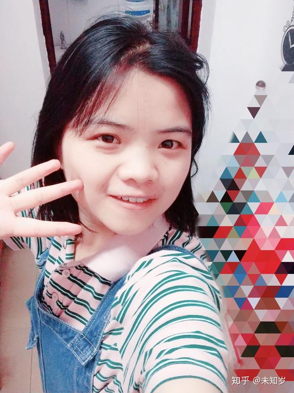 为什么有些女生长相显小?比如我?