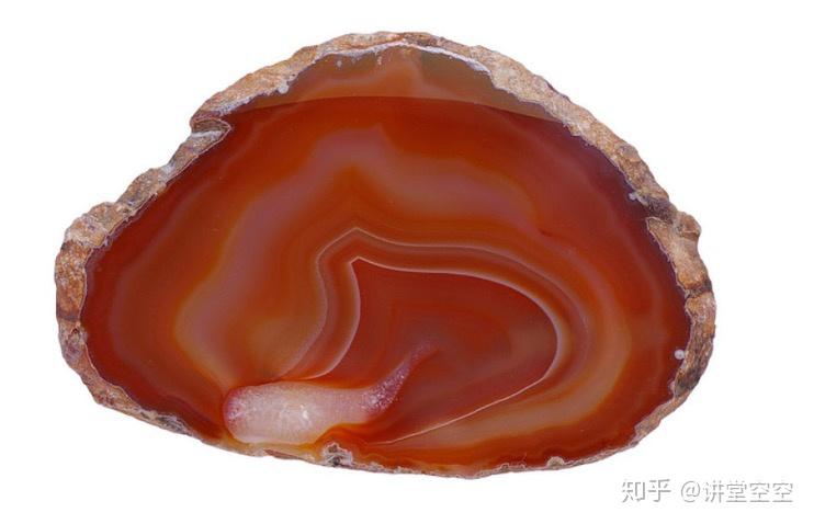 红玛瑙极具特色的地方,就是它的纹路.