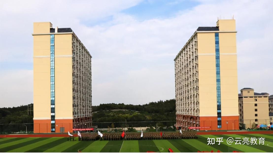 延续江西中医药大学的传统优势,南昌医学院定位应用型高等学校,毕业生