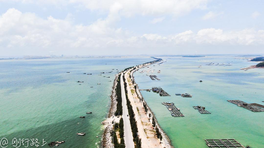 要去的话只能将目的地设成"三墩港口",从钦州港往三娘湾的方向出发