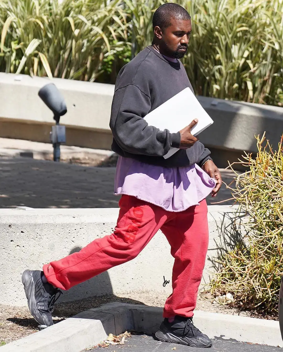 离婚后削发改名从此再无kanyewest