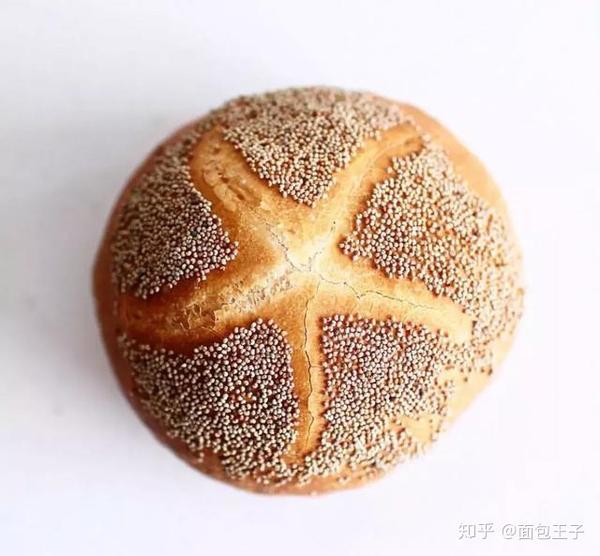 大家分享一款在减肥健身圈里流行的健康面包——凯撒面包 kaiser roll