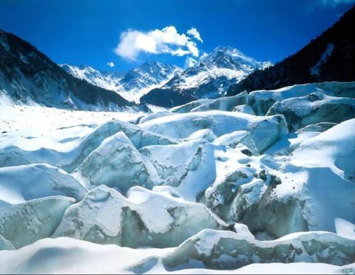 隐匿在山野中的四川5a景点,距离大城市最近的雪山群峰