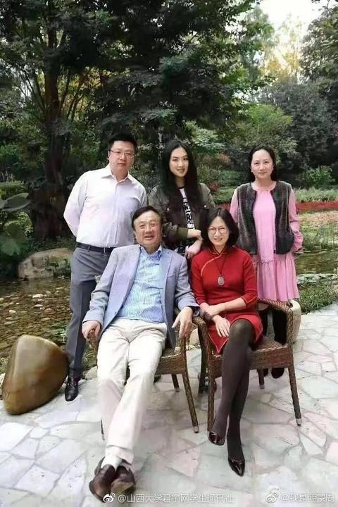 第一任岳父比较有能力,传说任正非是靠孟军的父亲飞黄谮达的.