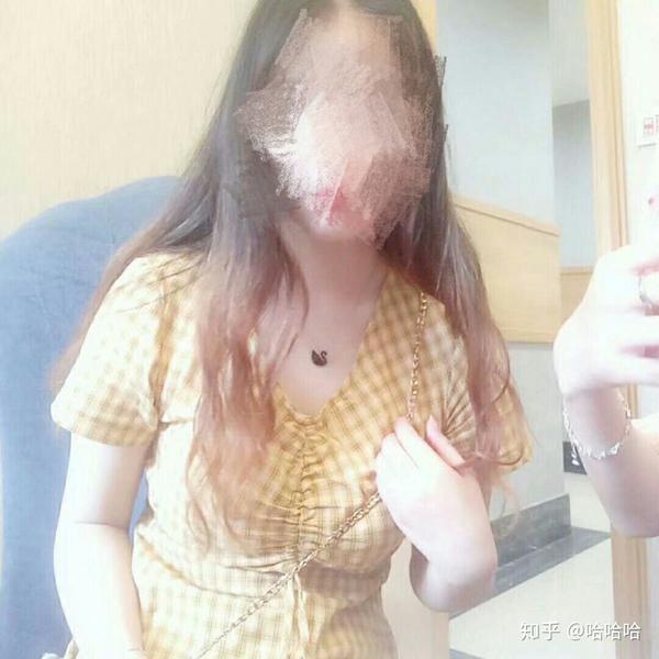 女生腿短胸大看起来很胖怎么穿搭?