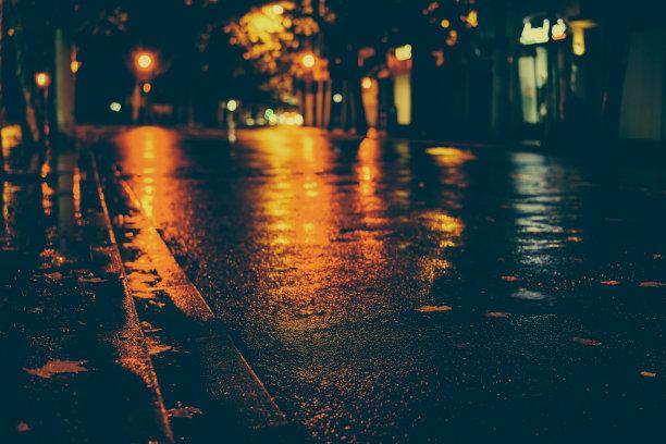 雨夜