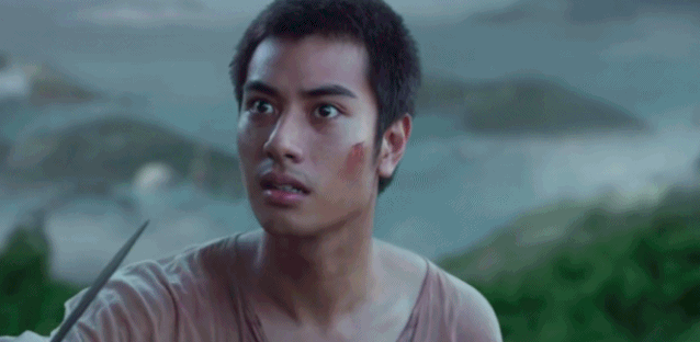 他们还看到了海啸前正在开派对的自己.