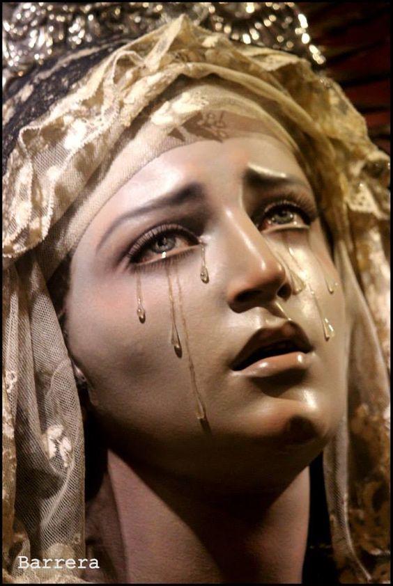 今天只是放一些图而已.塞维利亚的哭泣圣母和耶稣基督.
