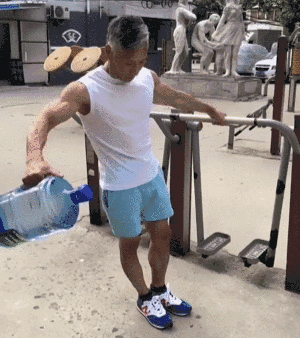 300_338gif 动态图 动图