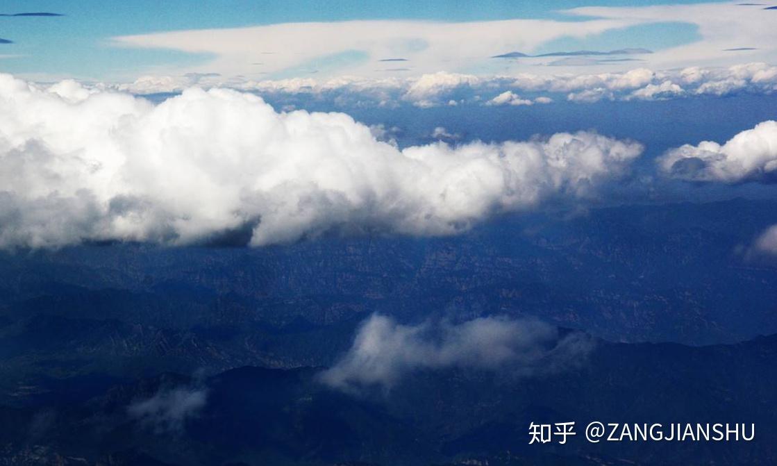 3万米高空中的生命有的来自太空有的还能发电