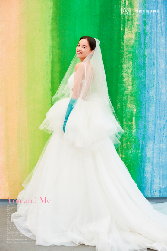 帆拉斐客照彩虹婚纱照超级甜