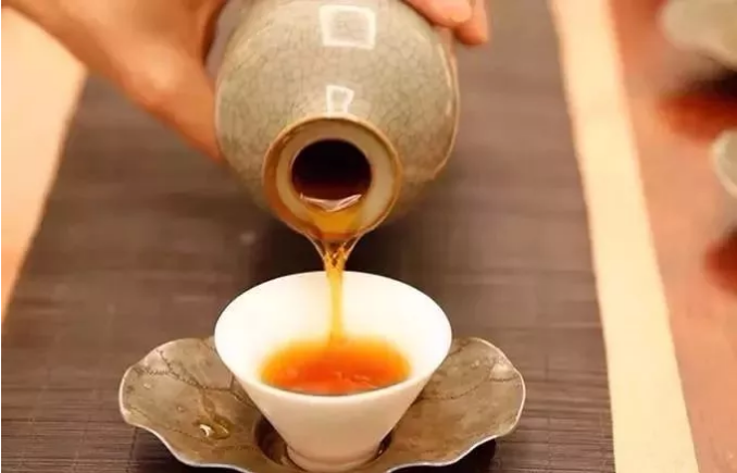 一茶,一酒,一知己,人生足矣