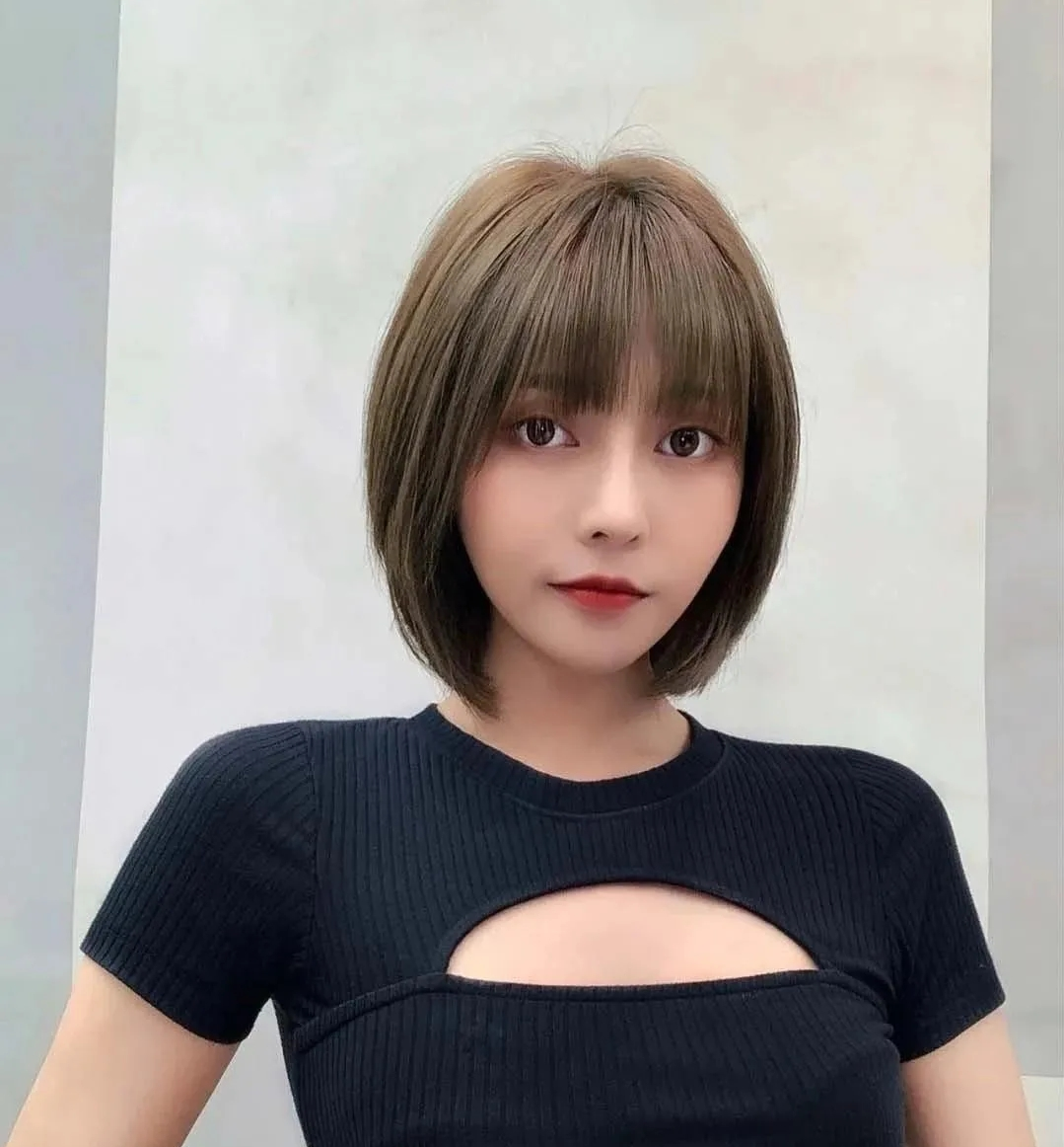2021女士最新款发型,2020最新发型女中发 2021换发型怕老气,来看看这15款,时尚瘦脸真洋气