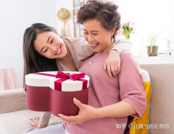 为什么母亲认为choker是鸡戴的