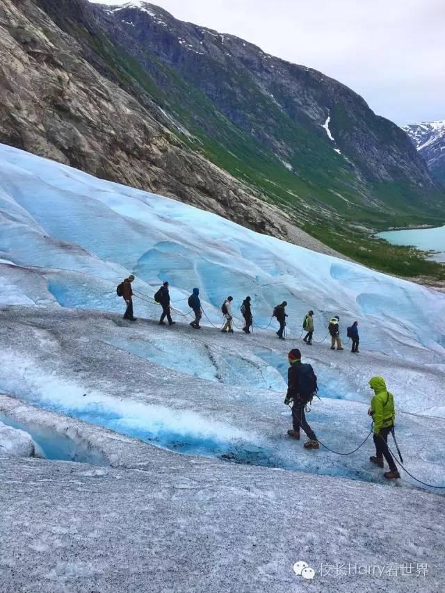 "约斯特谷冰原(jostedalsbreen)是欧洲最大的冰川,位于松恩峡湾以北