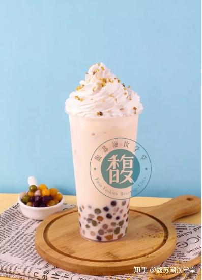综合最近的热门元素,潮饮学堂送你两款饮品配方: 桂花乌龙雪顶和 咖啡